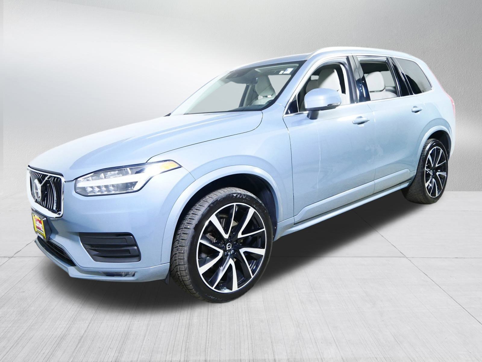 Used 2020 Volvo XC90 T6 Momentum image 3