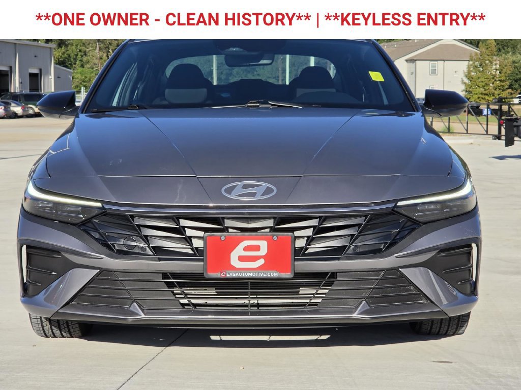 Used 2025 Hyundai Elantra Sport FWD image 2