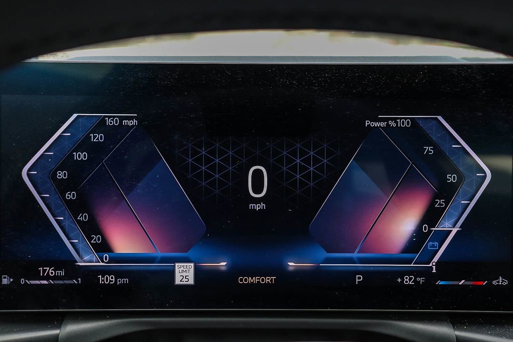 Certified 2025 BMW 330i Sedan w/ Convenience Package image 24