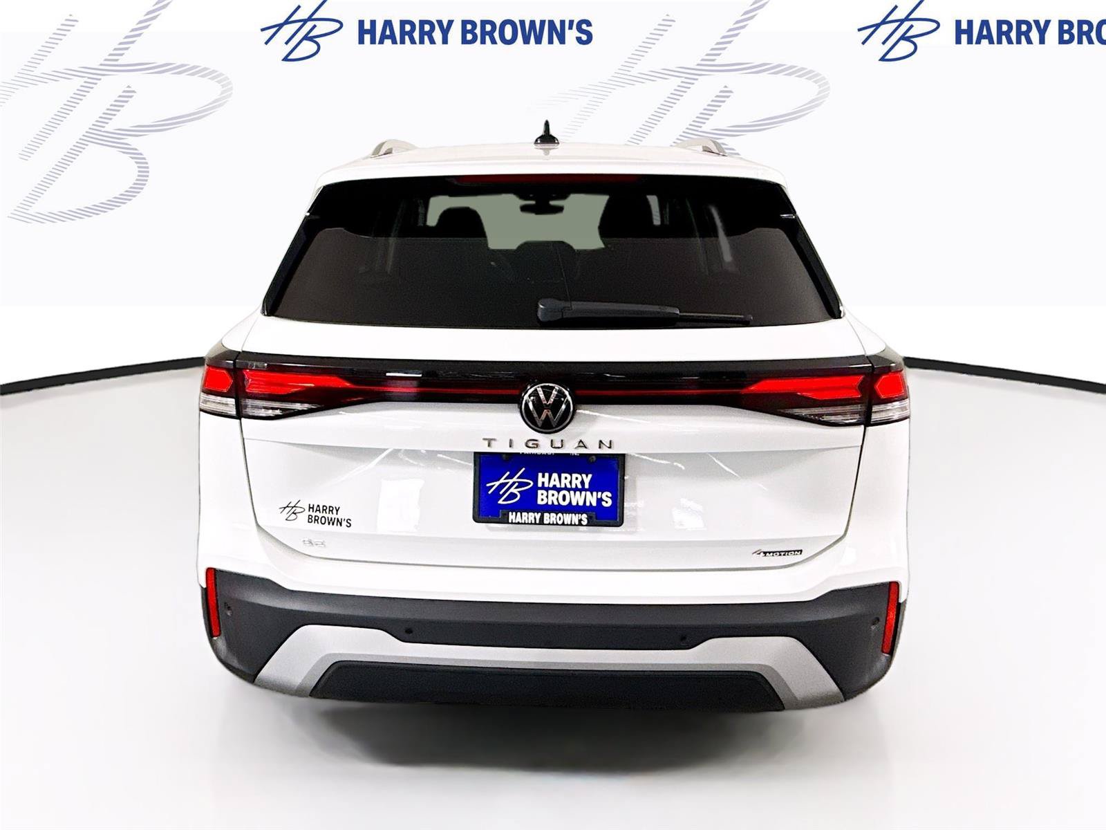 Used 2026 Volkswagen Tiguan SE AWD/4WD image 28