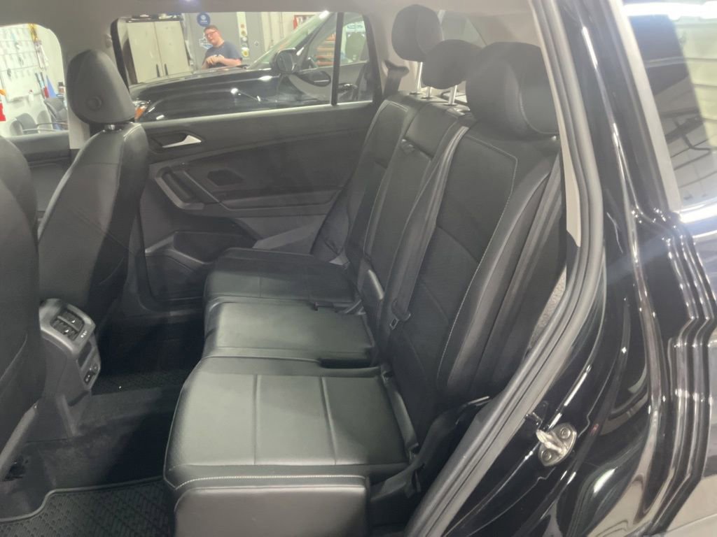 Used 2019 Volkswagen Tiguan SE w/ Panoramic Sunroof Package image 11