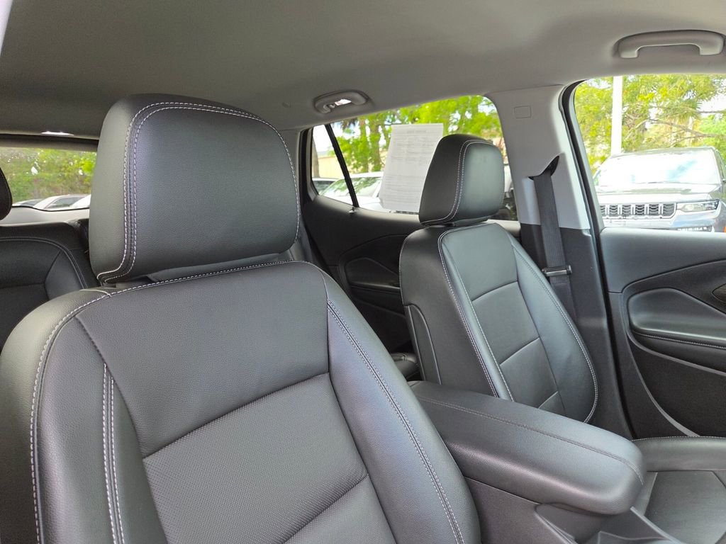 Used 2024 GMC Terrain SLT image 11