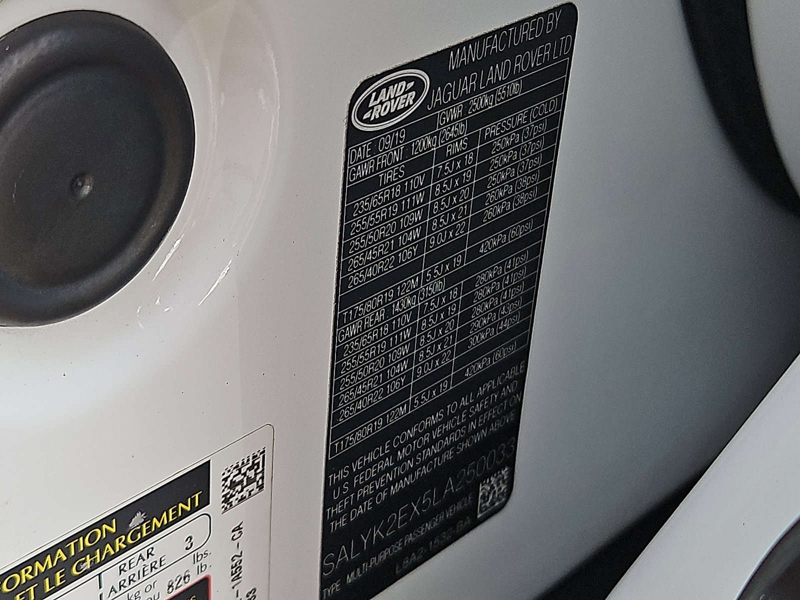 Used 2020 Land Rover Range Rover Velar R-Dynamic S image 27