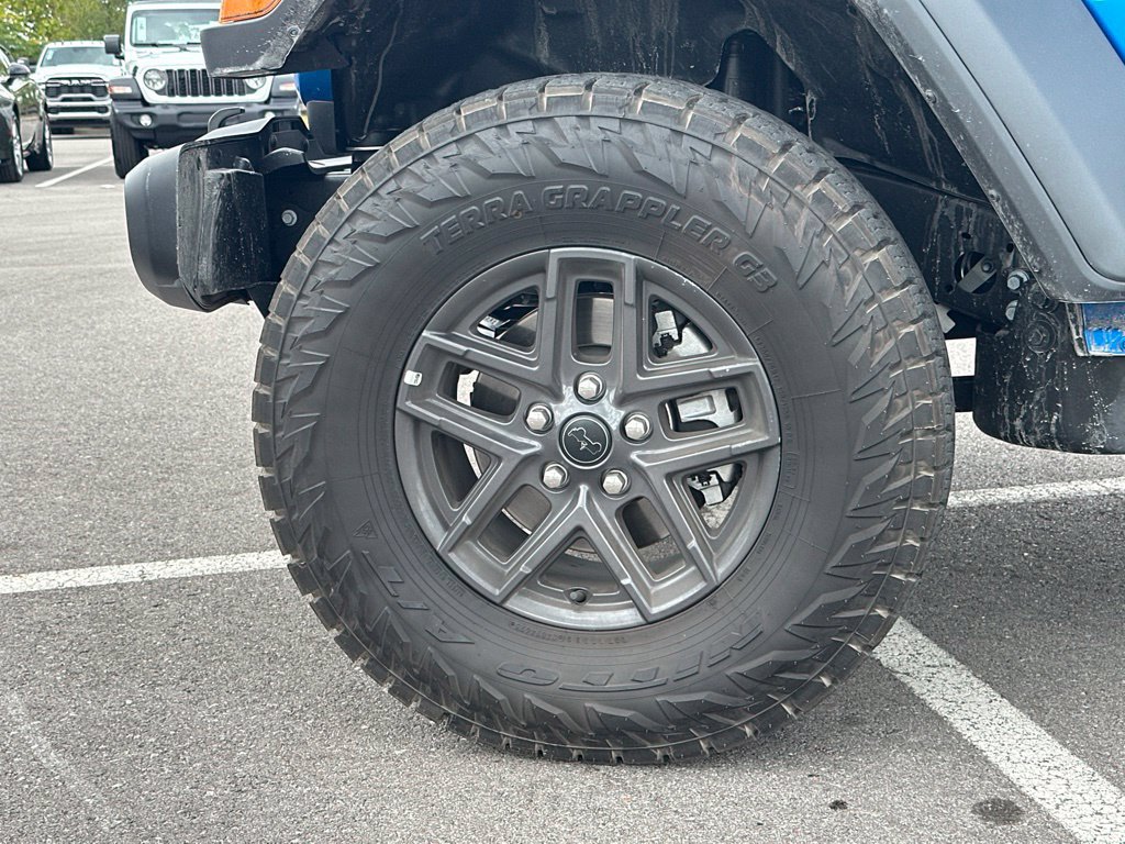 New 2026 Jeep Gladiator Sport AWD/4WD image 9