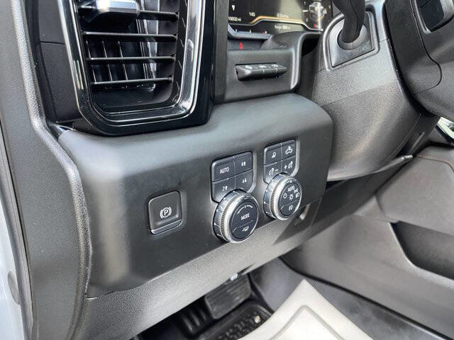Used 2024 GMC Sierra 3500 AT4 w/ AT4 Premium Plus Package AWD/4WD image 12