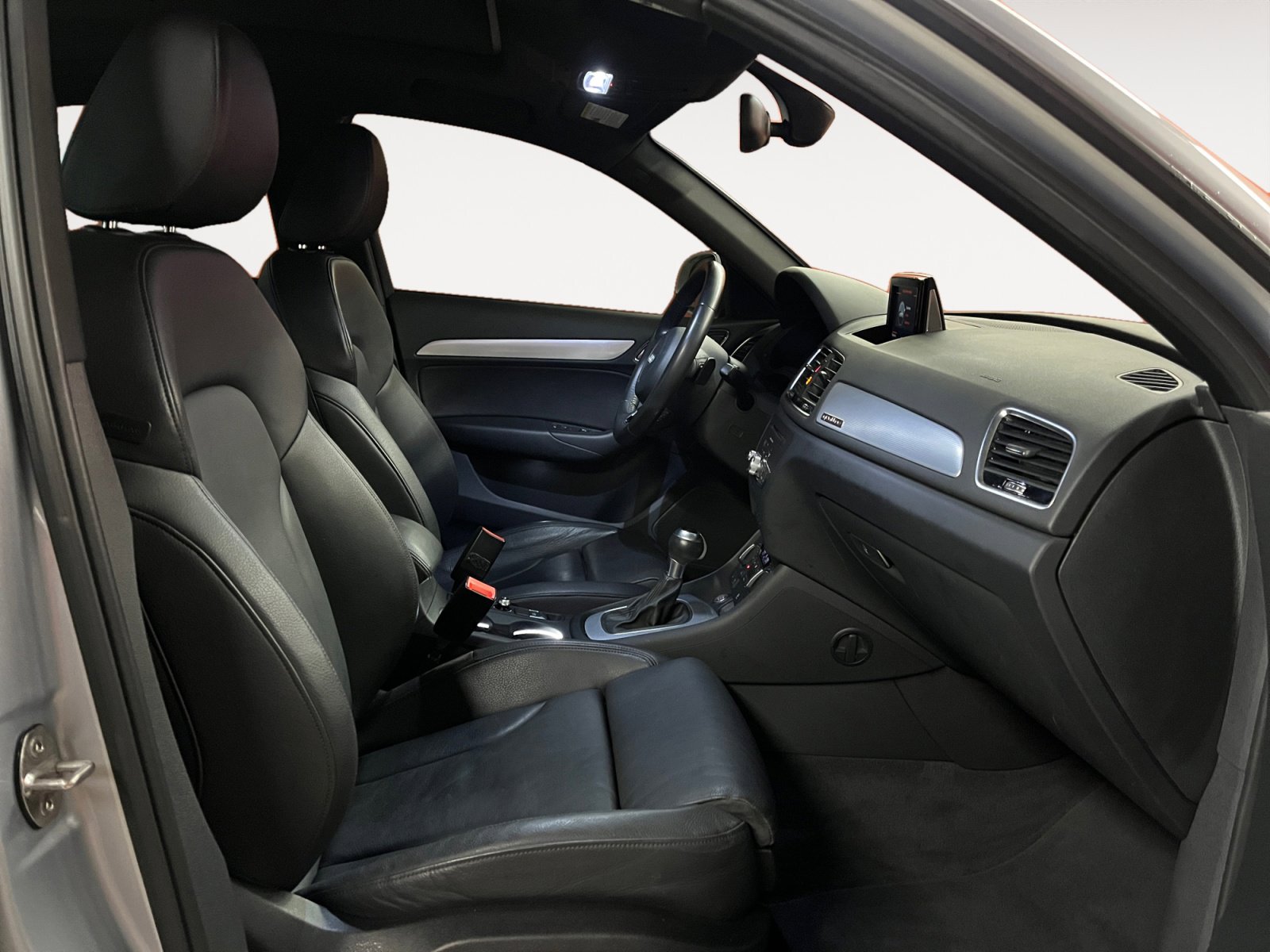 Used 2018 Audi Q3 2.0T Premium w/ Convenience Package image 17