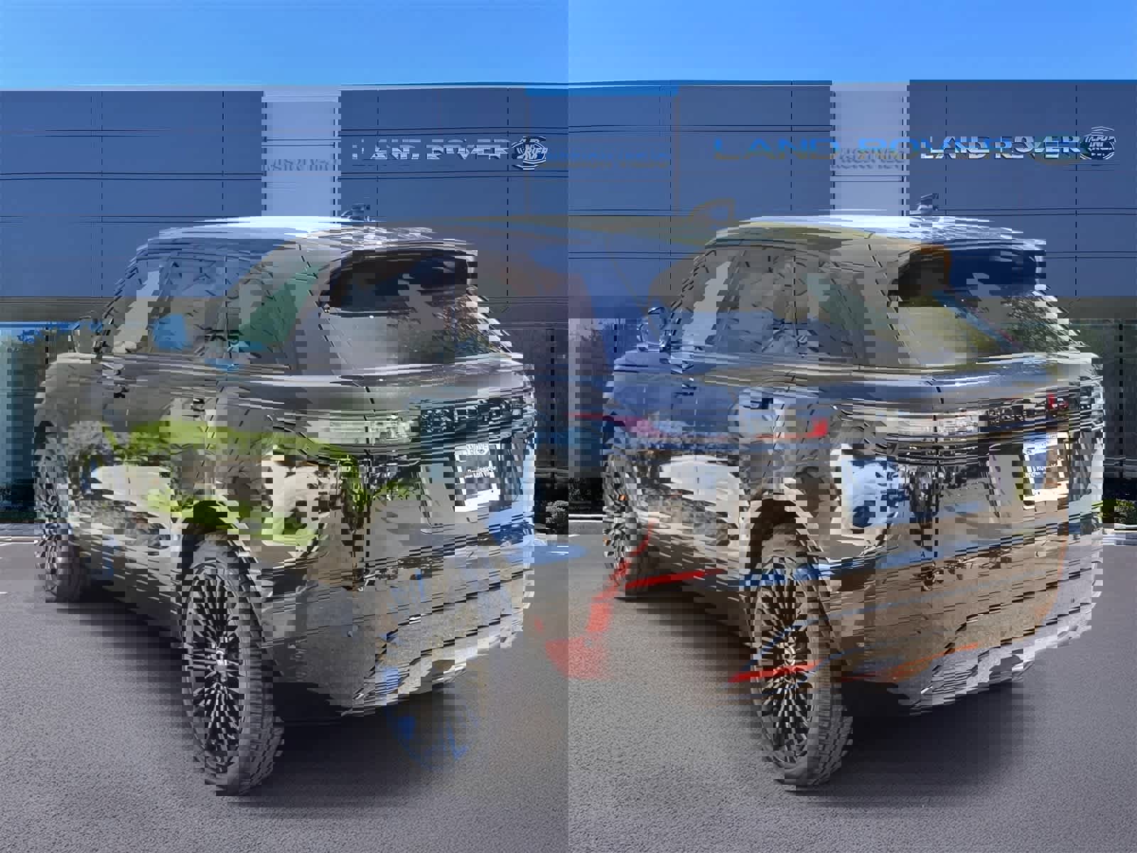 New 2026 Land Rover Range Rover Velar Dynamic SE image 4