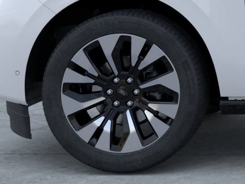 New 2026 Ford Expedition Platinum w/ Driver's Package AWD/4WD image 17