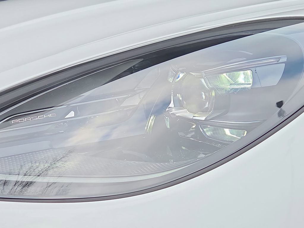 Certified 2026 Porsche Macan GTS image 25