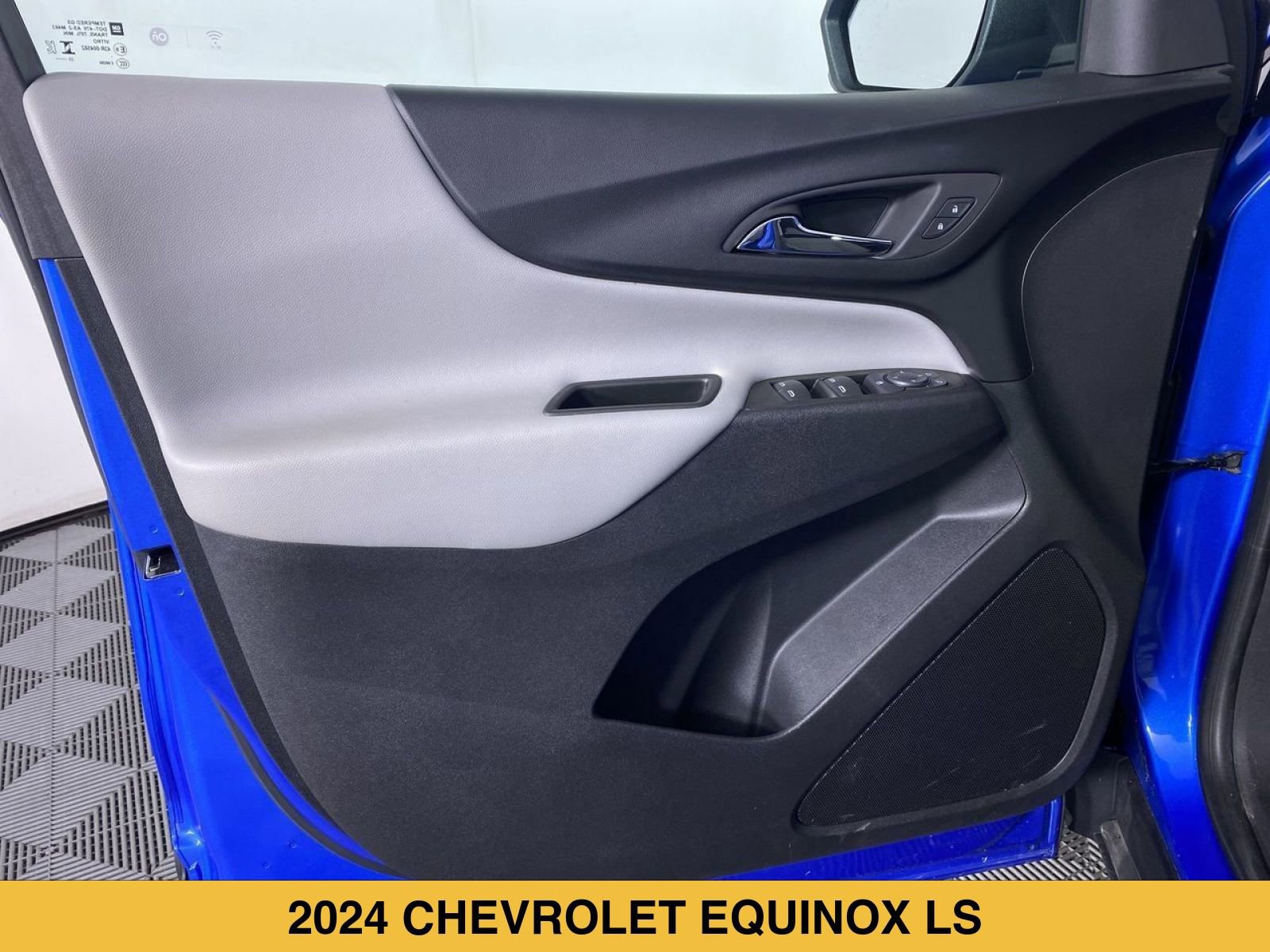 Certified 2024 Chevrolet Equinox LS w/ LS Convenience Package FWD image 11