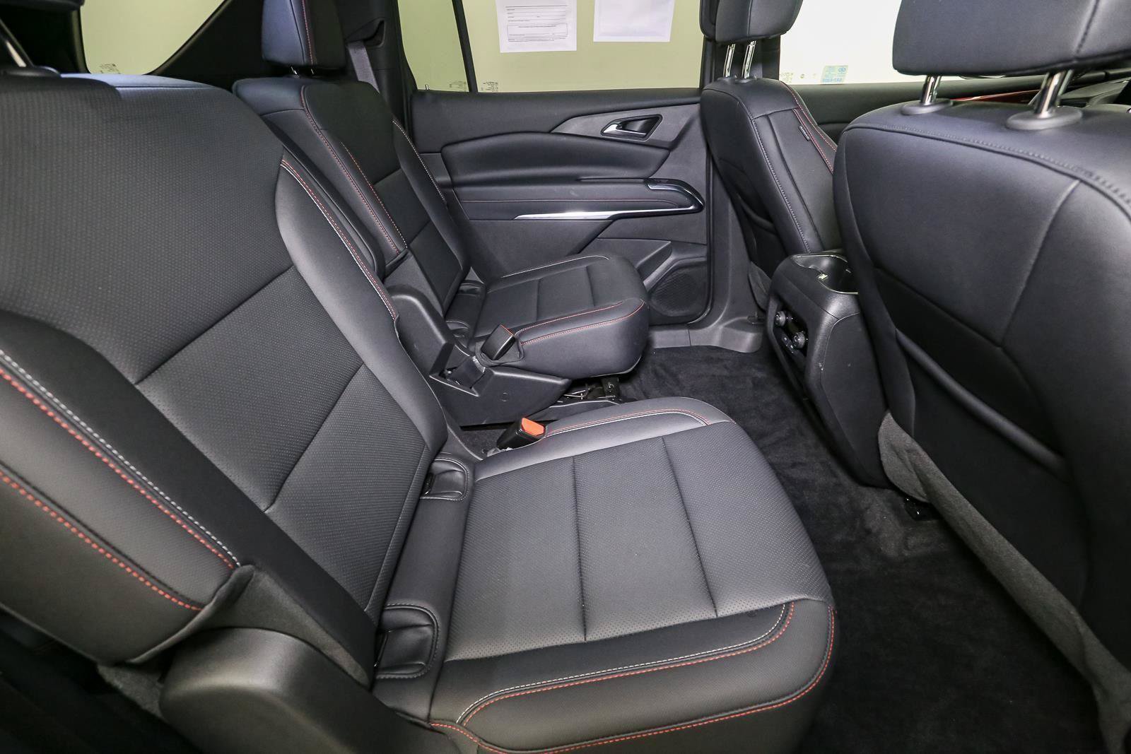 Used 2024 Chevrolet Traverse Z71 AWD/4WD image 21