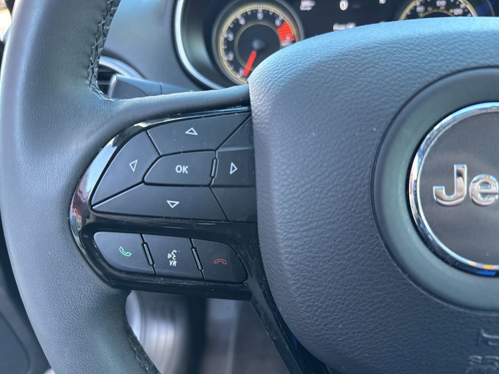 Used 2023 Jeep Cherokee Altitude Lux AWD/4WD image 31