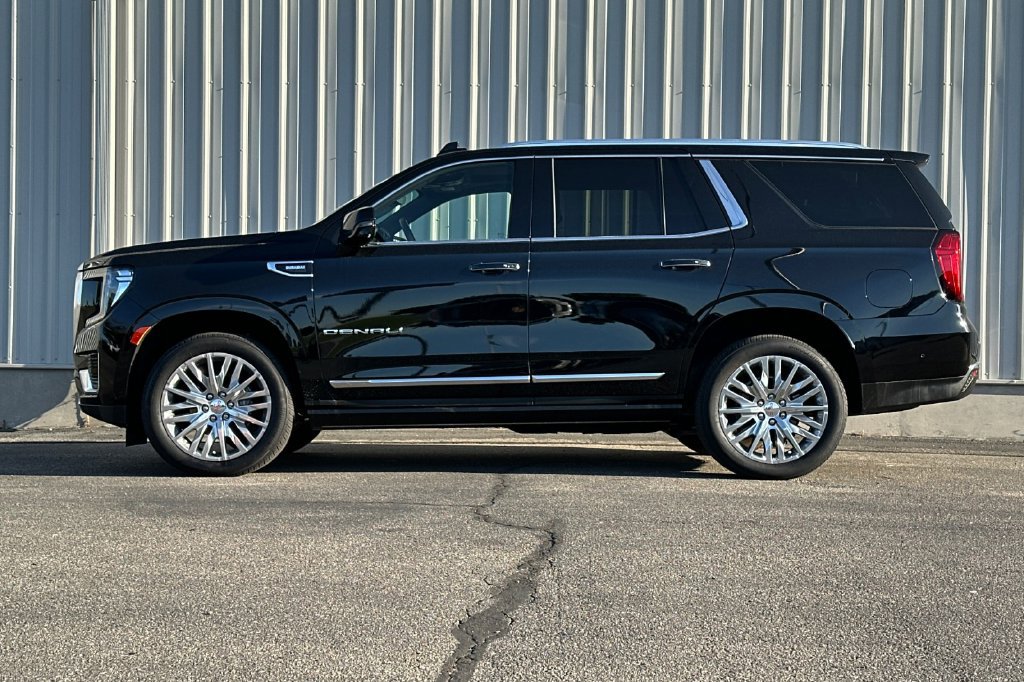 Used 2024 GMC Yukon Denali w/ Advanced Technology Package AWD/4WD image 15