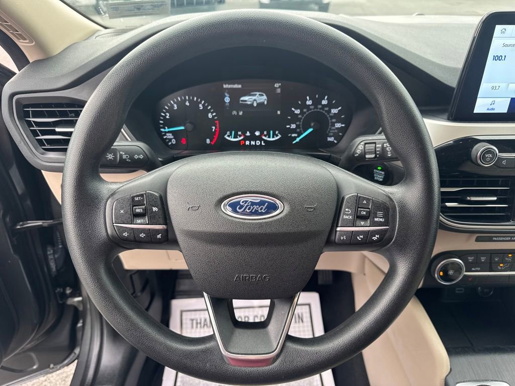 Used 2020 Ford Escape SE image 32