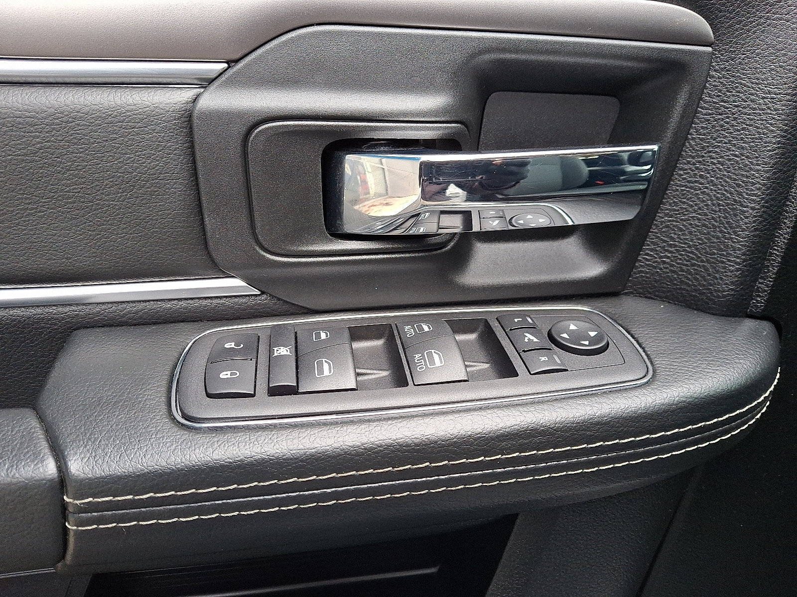 Used 2024 RAM 1500 Classic Warlock image 12