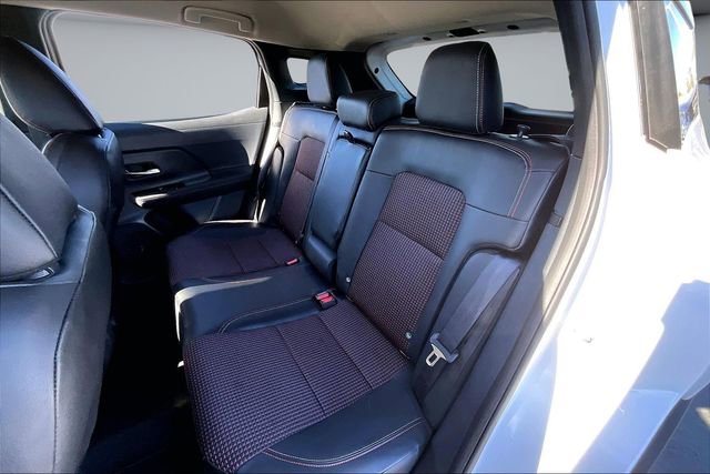 Certified 2025 Nissan Kicks SR image 21