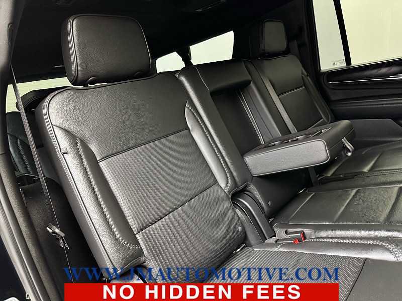 Used 2022 GMC Yukon XL Denali w/ Denali Premium Package image 23
