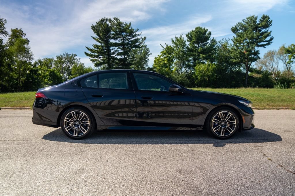 Used 2024 BMW 540i xDrive w/ Premium Package AWD/4WD image 11