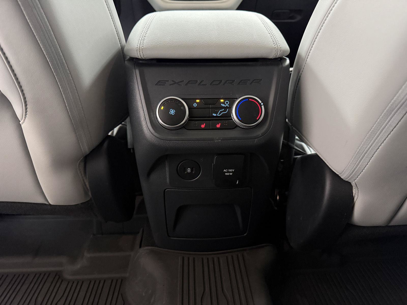 Used 2025 Ford Explorer Platinum w/ LUX Leather Package AWD/4WD image 25