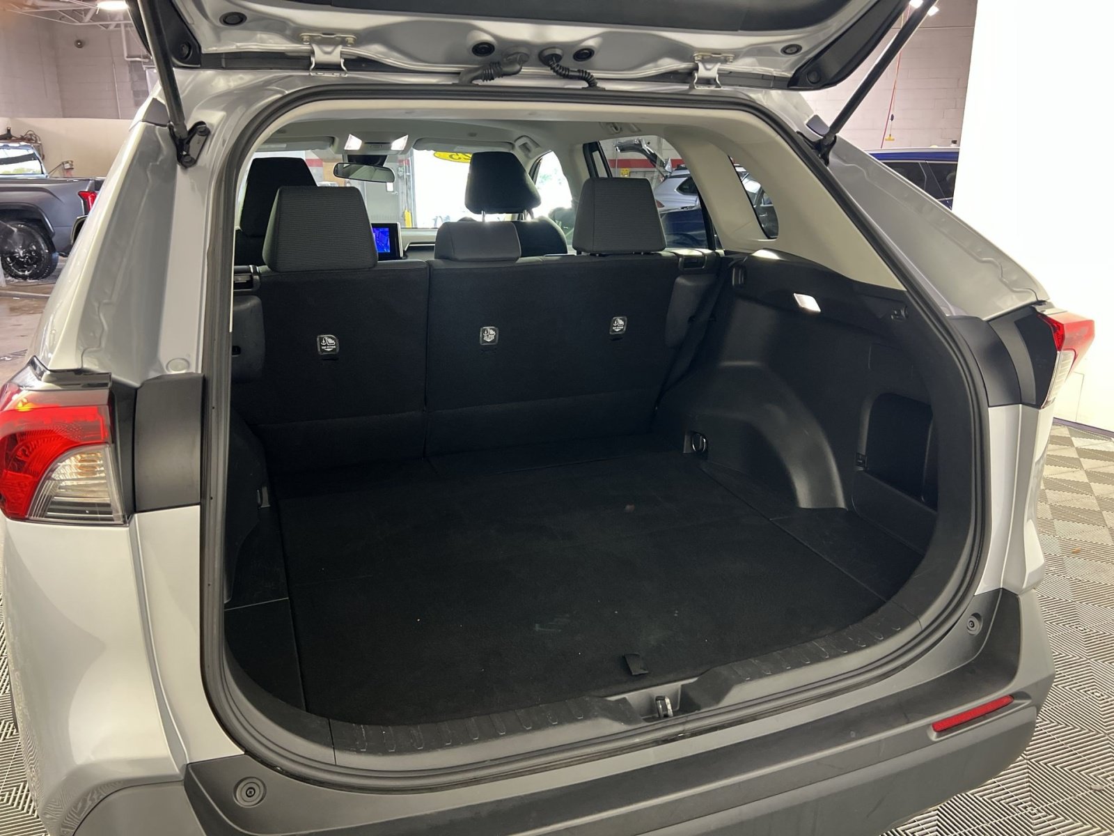 Used 2025 Toyota RAV4 LE FWD image 26