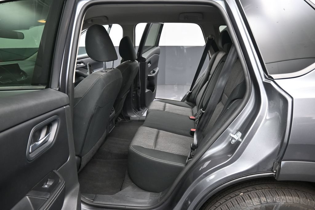 Used 2024 Nissan Rogue SV FWD image 26