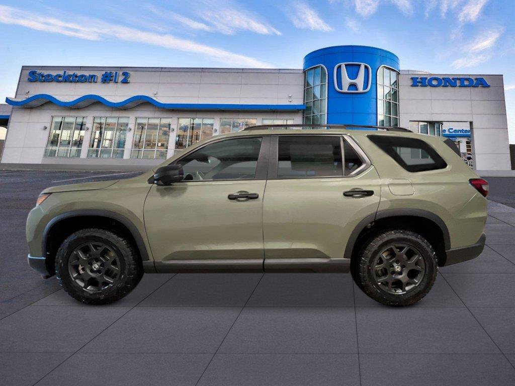 New 2026 Honda Pilot TrailSport image 2