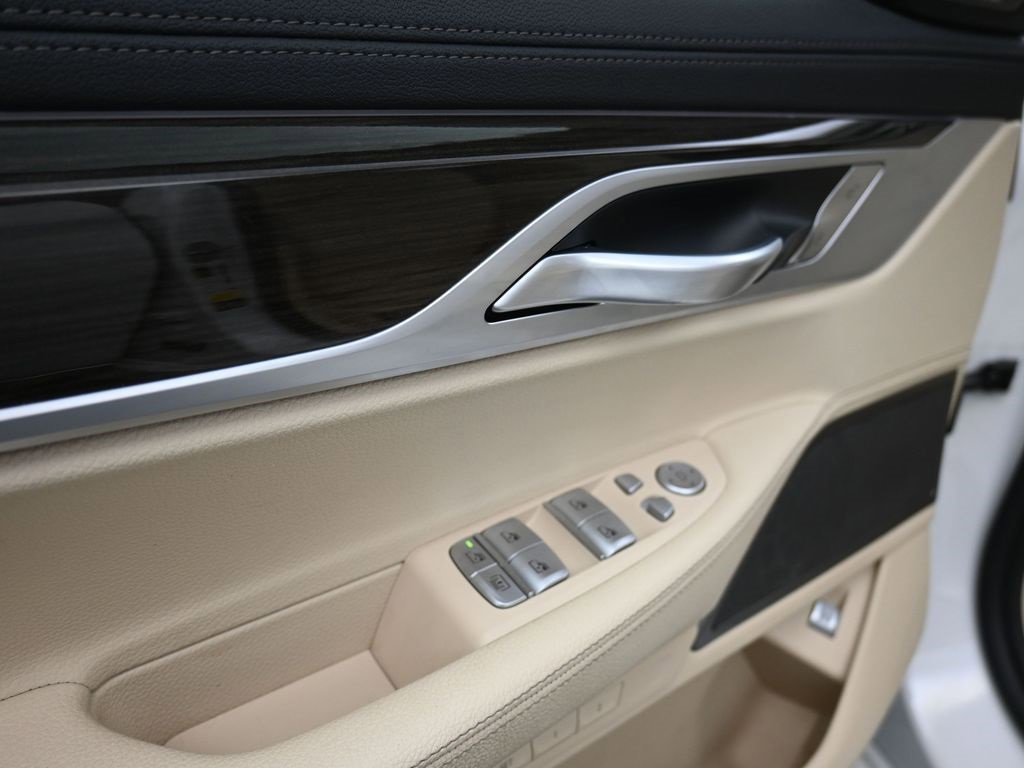 Used 2021 BMW 740i xDrive image 9