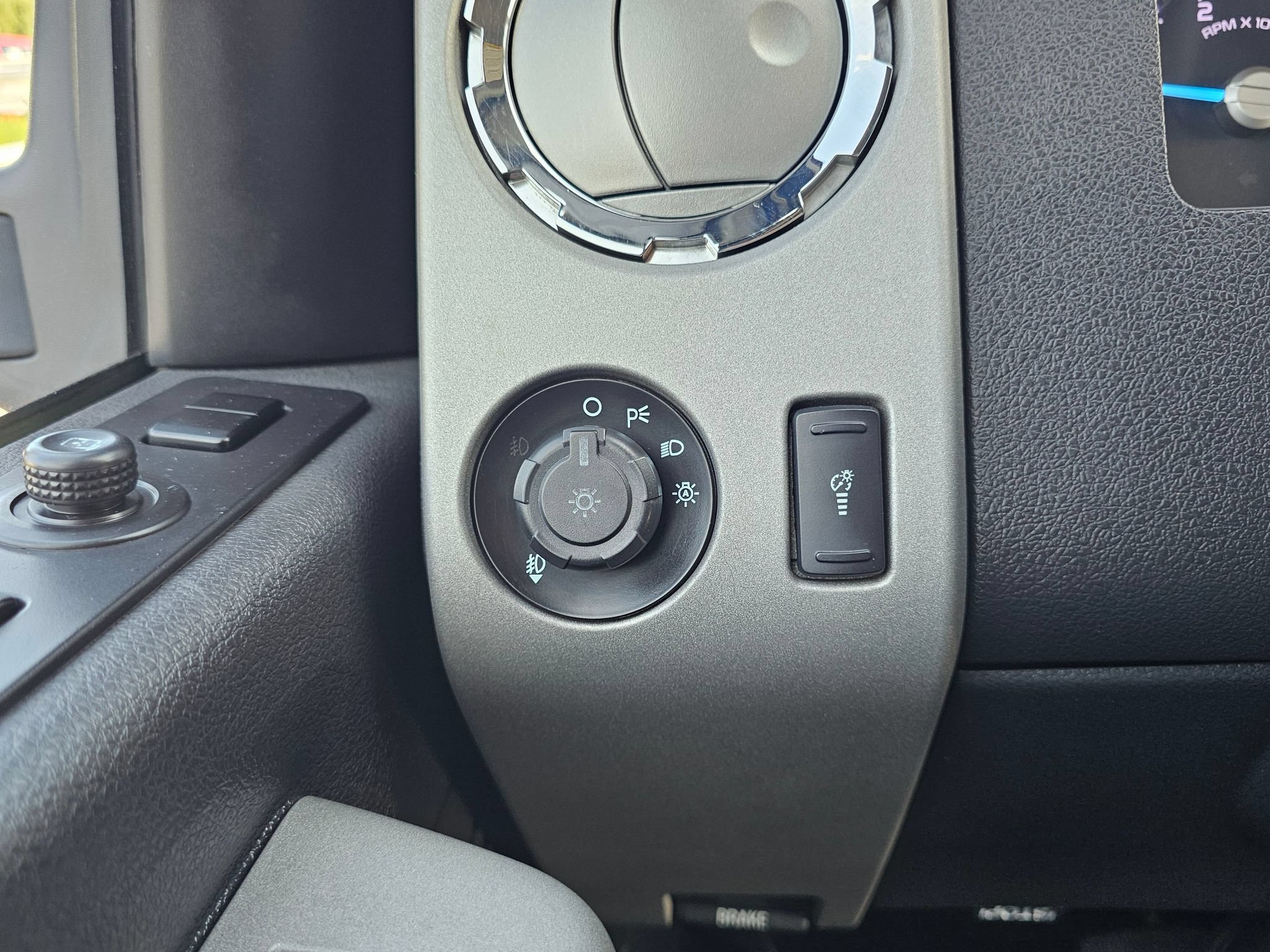 Used 2015 Ford F250 Lariat w/ Lariat Interior Package AWD/4WD image 26