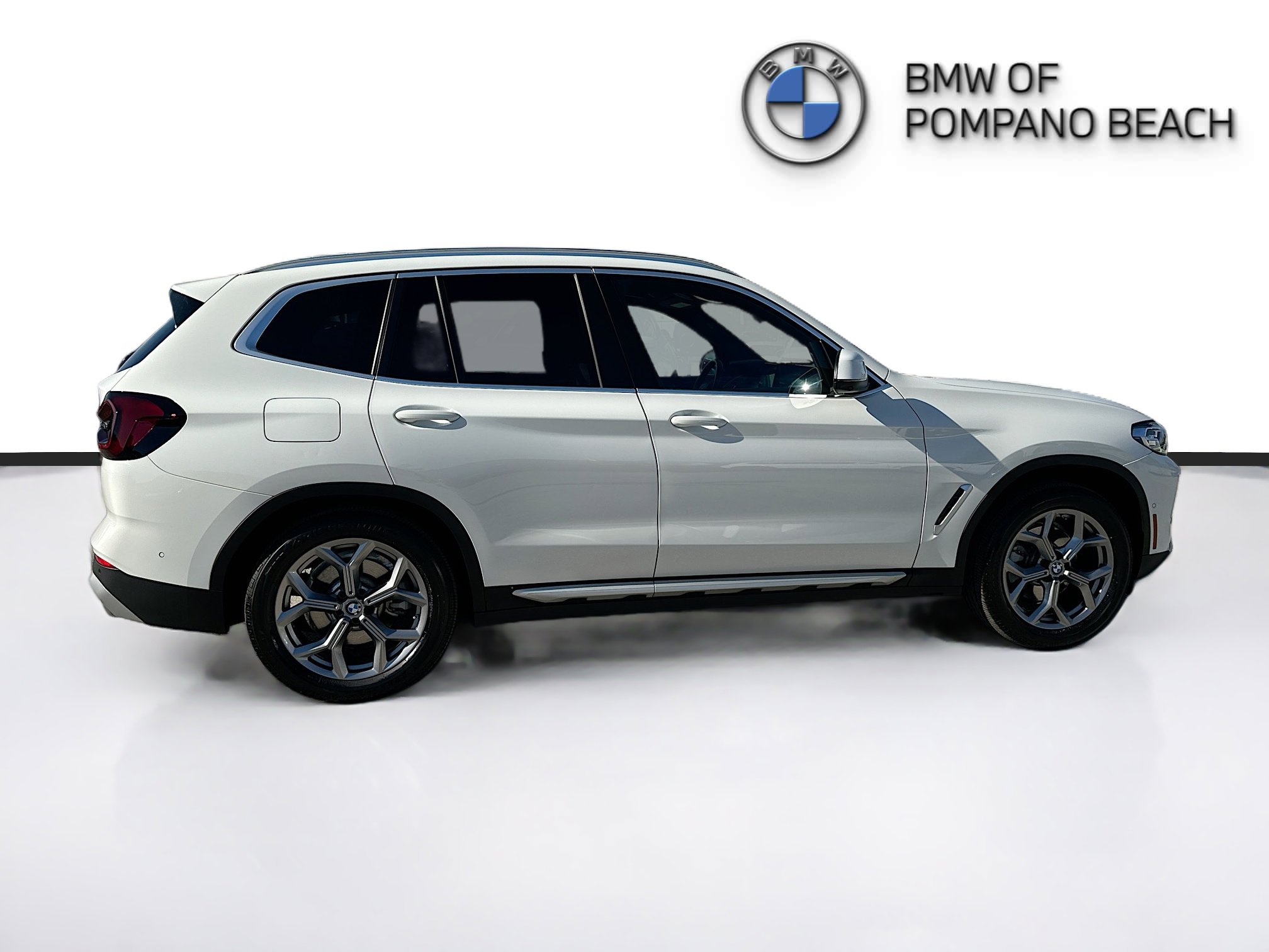Used 2023 BMW X3 xDrive30i w/ Premium Package image 7