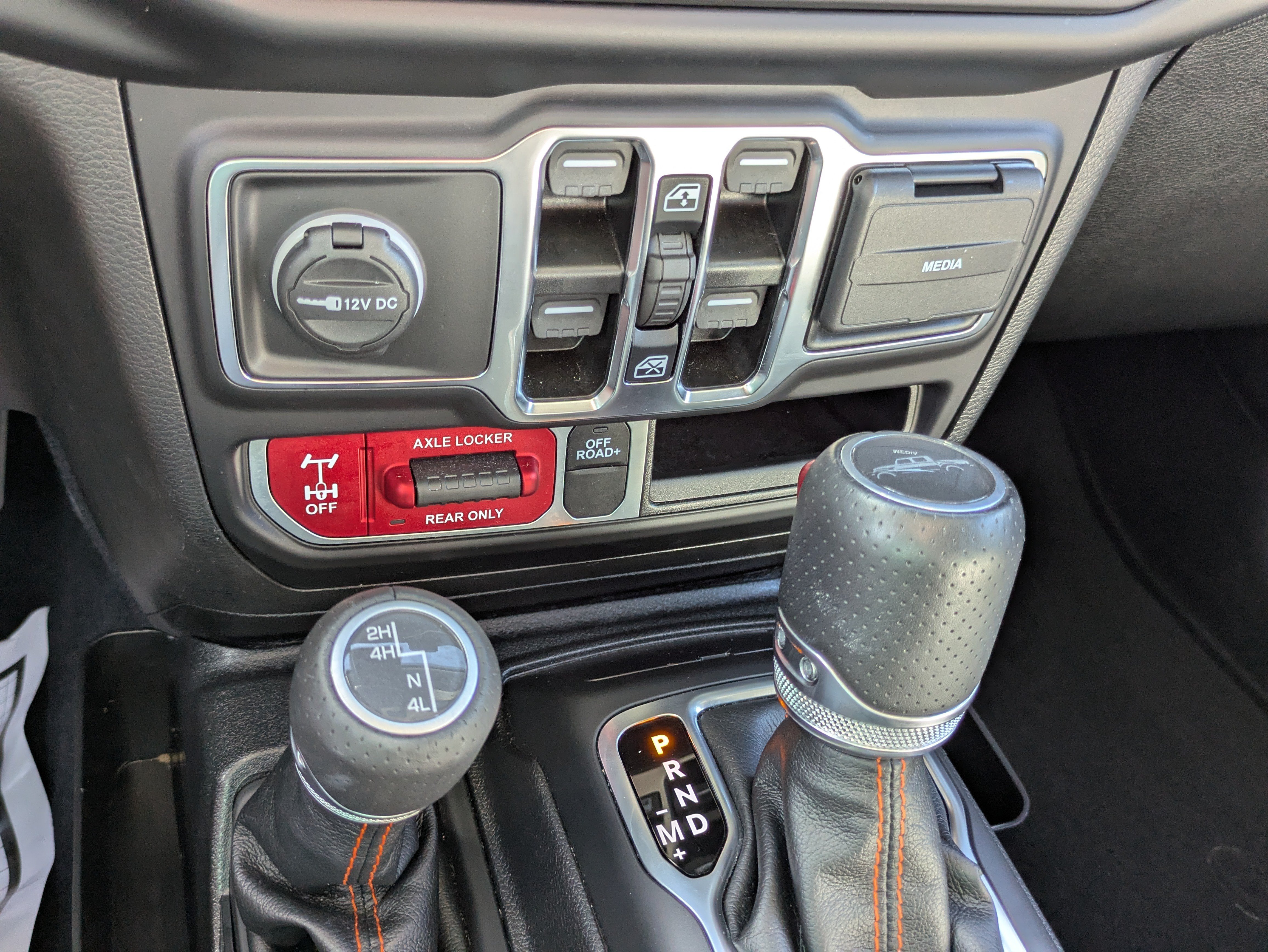 Used 2023 Jeep Gladiator Mojave w/ LED Lighting Group AWD/4WD image 12