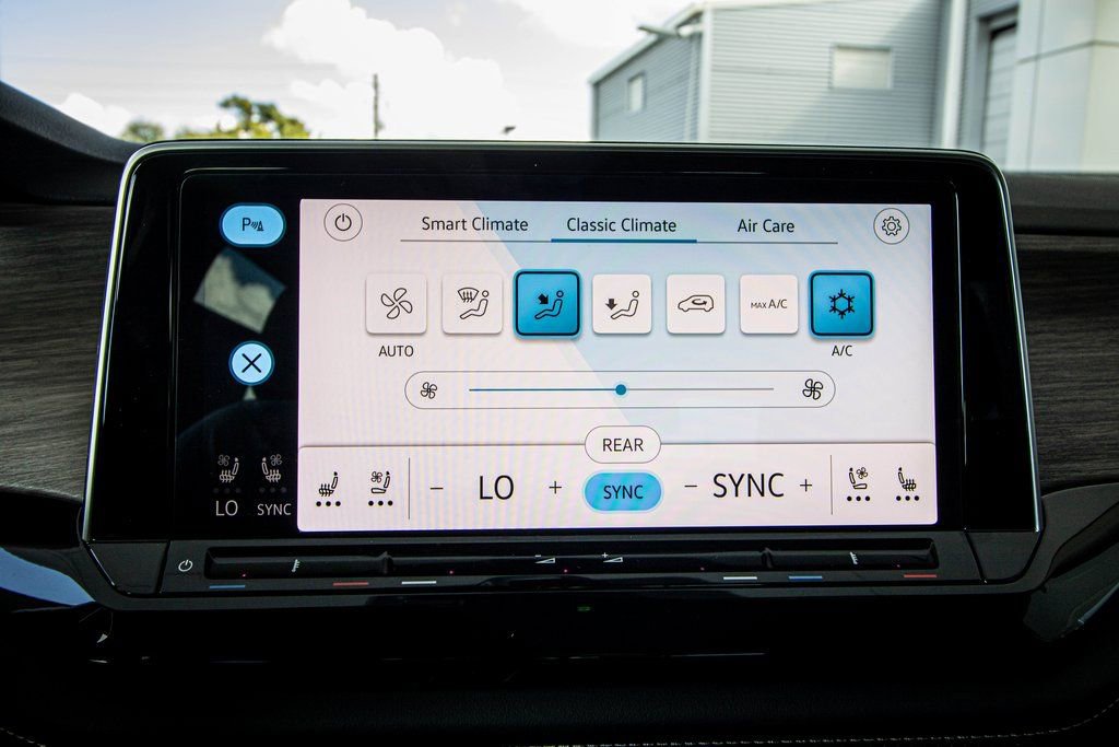 New 2026 Volkswagen Atlas SEL image 6