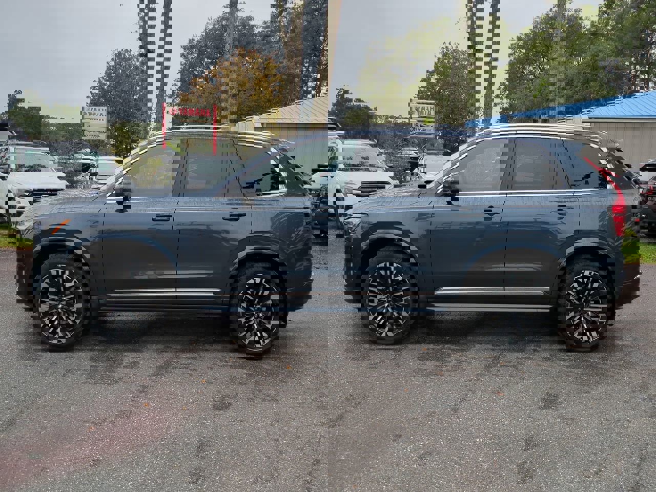 New 2026 Volvo XC90 B6 Plus w/ Protection Package Premier image 7