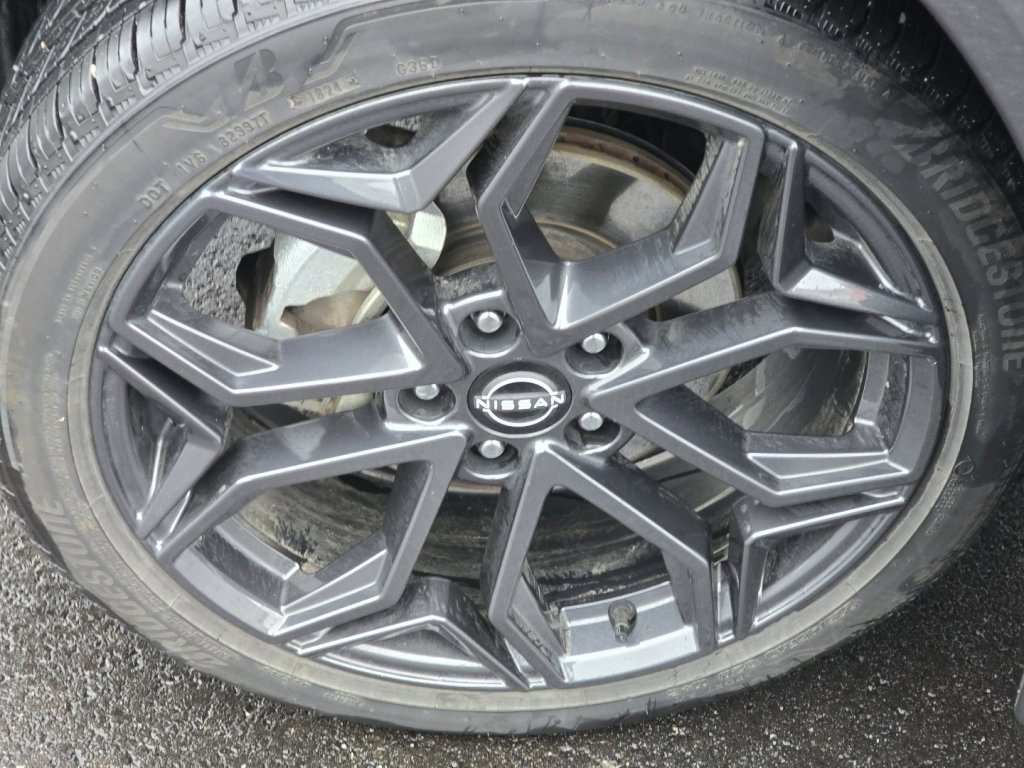 Used 2025 Nissan Kicks SR image 29