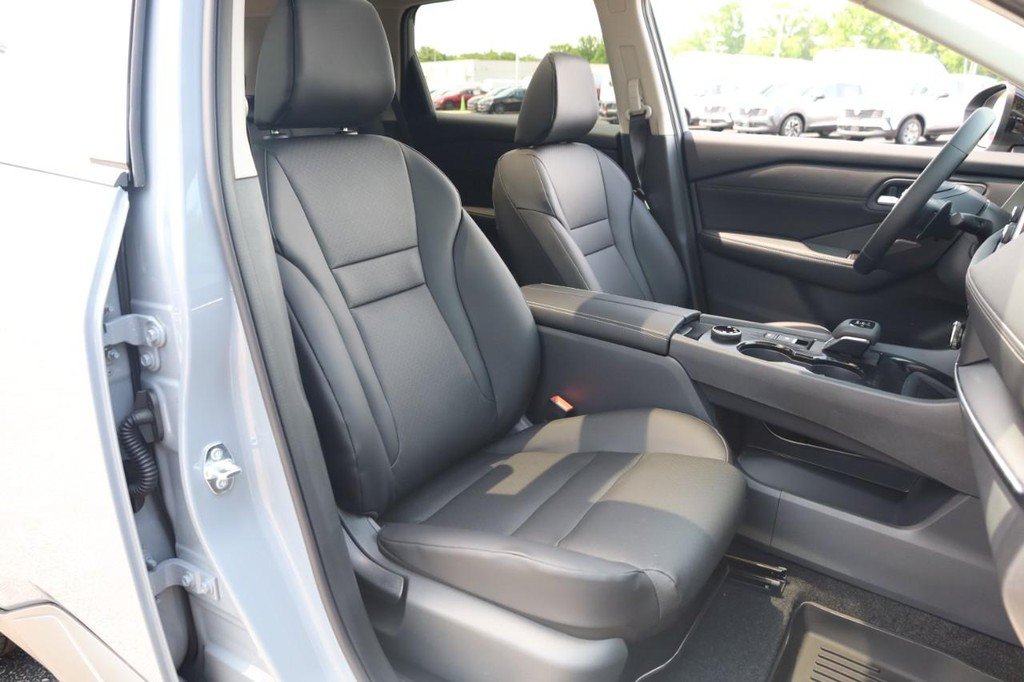 New 2026 Nissan Rogue Dark Armor AWD/4WD image 24