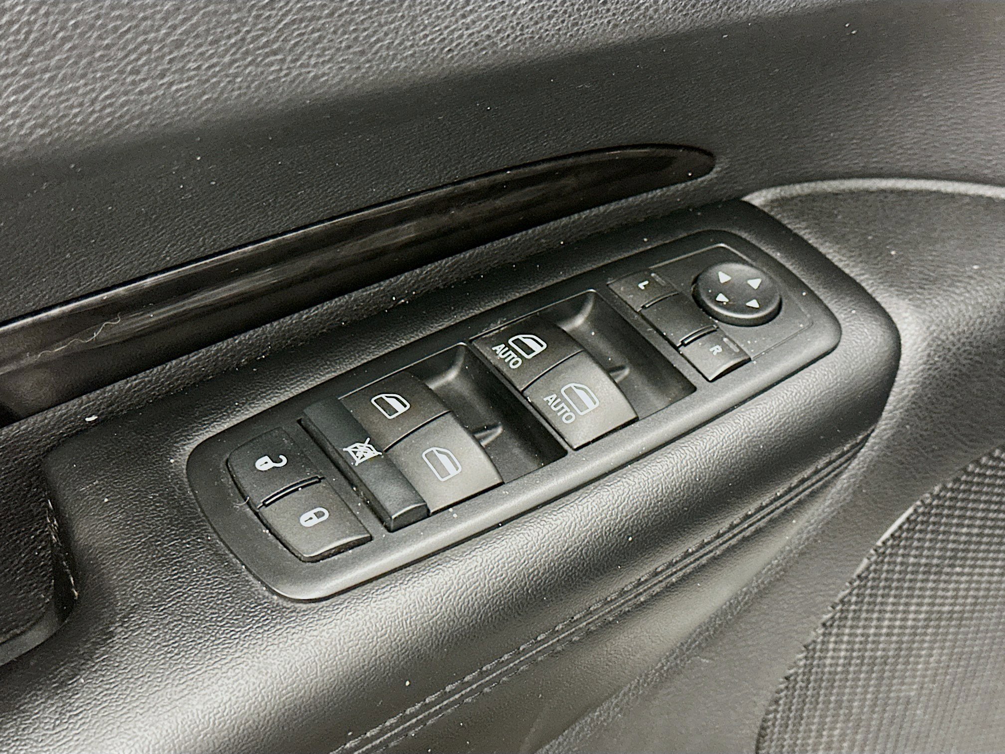 Used 2015 Dodge Durango Limited w/ Nav & Power Liftgate Group image 15