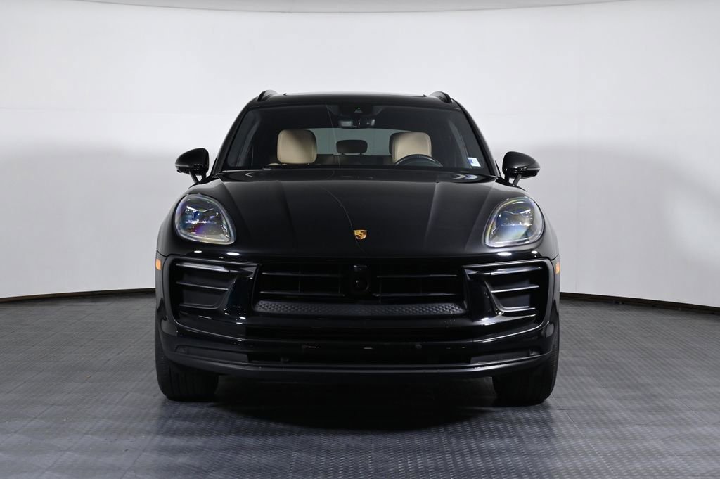Certified 2024 Porsche Macan AWD/4WD image 10