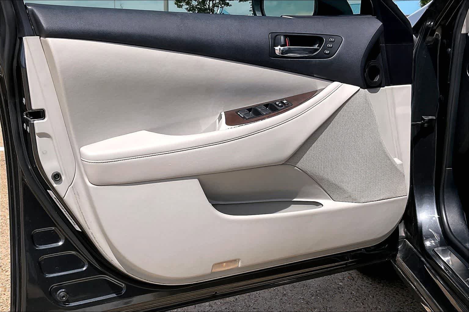 Used 2011 Lexus ES 350 FWD image 25