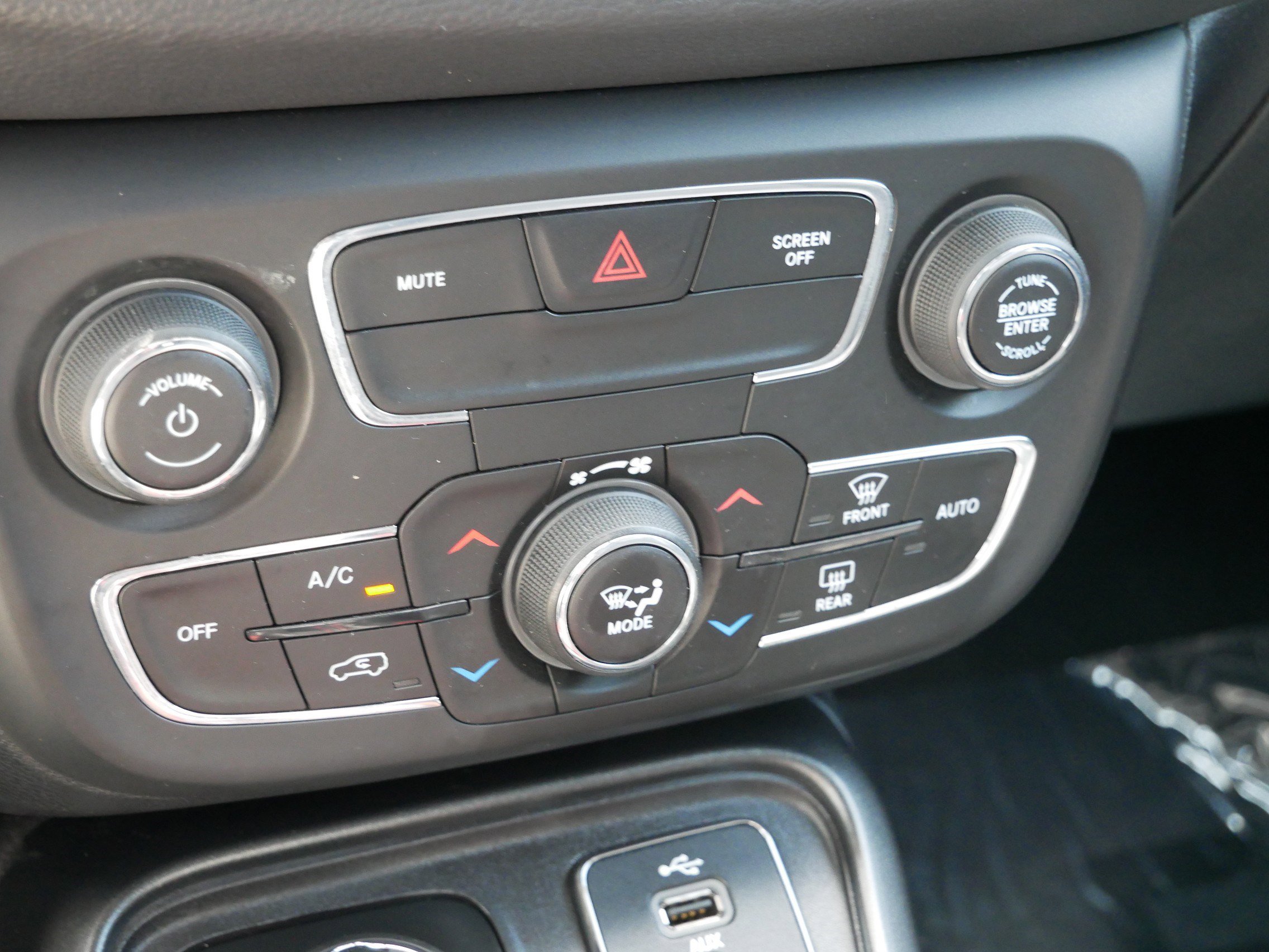 Used 2018 Jeep Compass Trailhawk AWD/4WD image 22