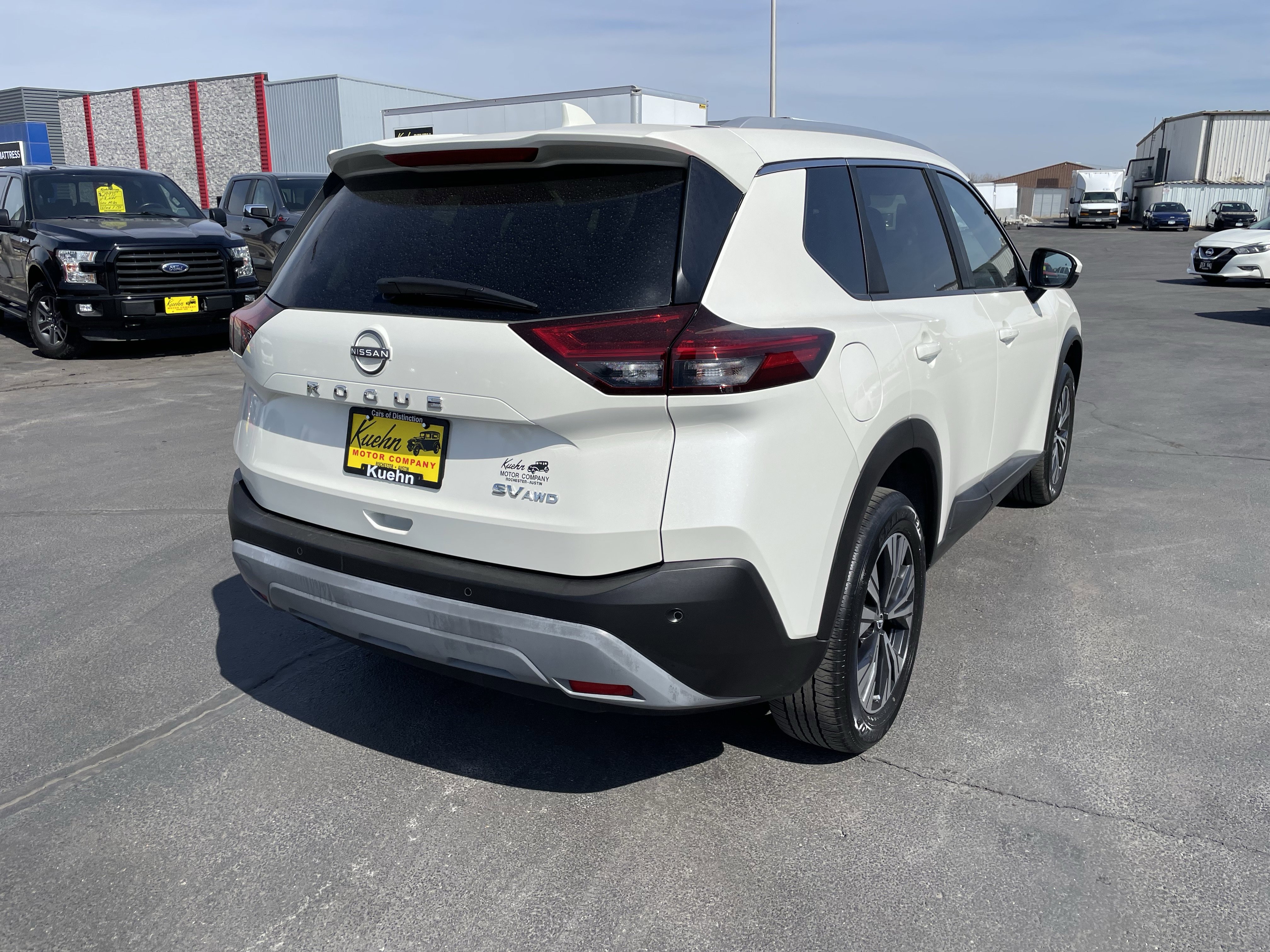 Used 2023 Nissan Rogue SV image 9