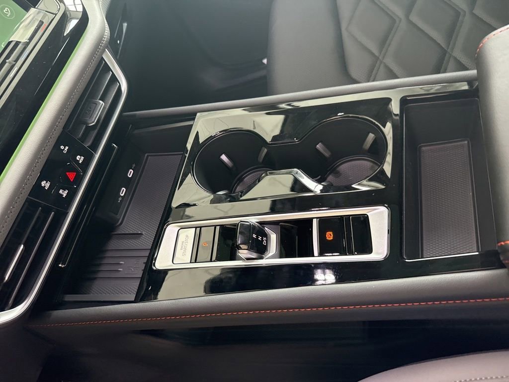 New 2025 Volkswagen Atlas Peak Edition SE image 18