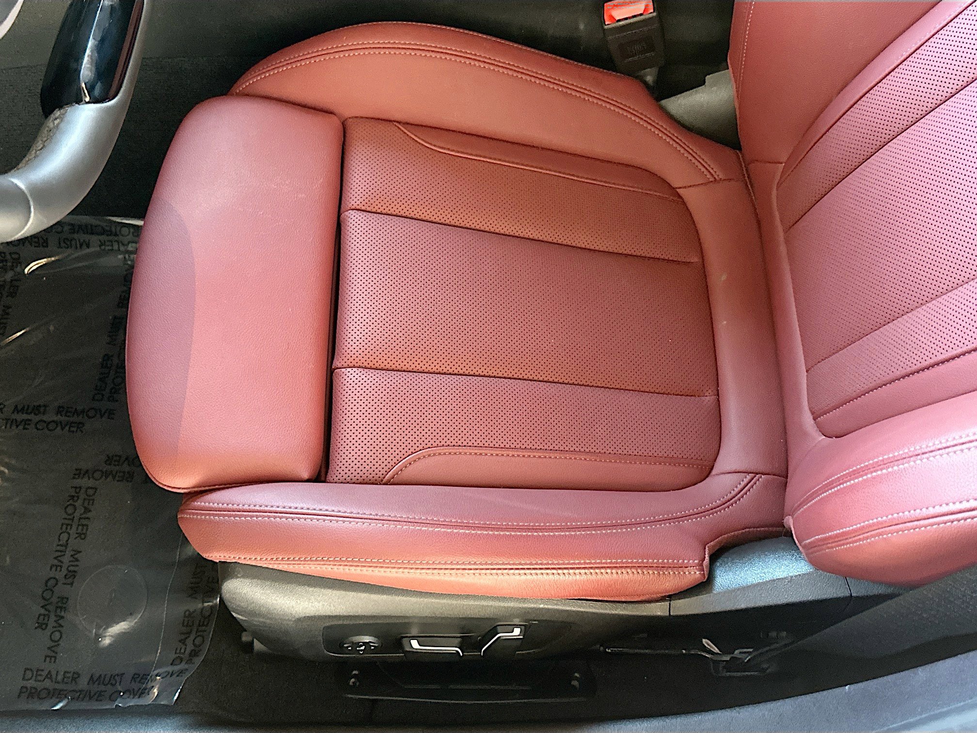 Used 2025 BMW 330i Sedan w/ M Sport Package image 19