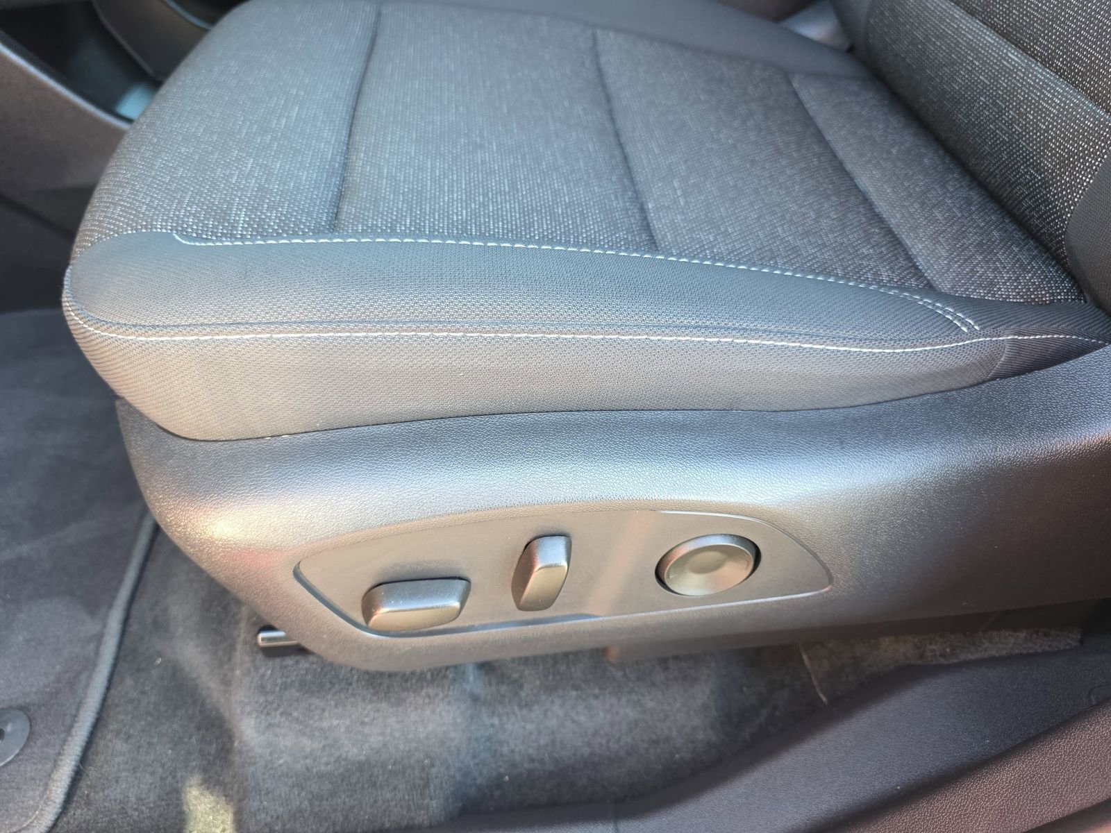Used 2025 Chevrolet Traverse LT w/ Enhanced Driving Package FWD image 29