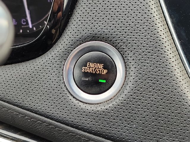 Used 2019 Cadillac XT5 FWD image 16