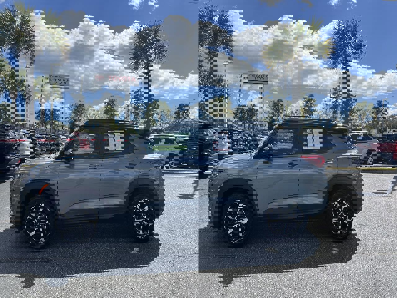 Used 2021 Chevrolet TrailBlazer RS w/ Sun and Liftgate Package image 7