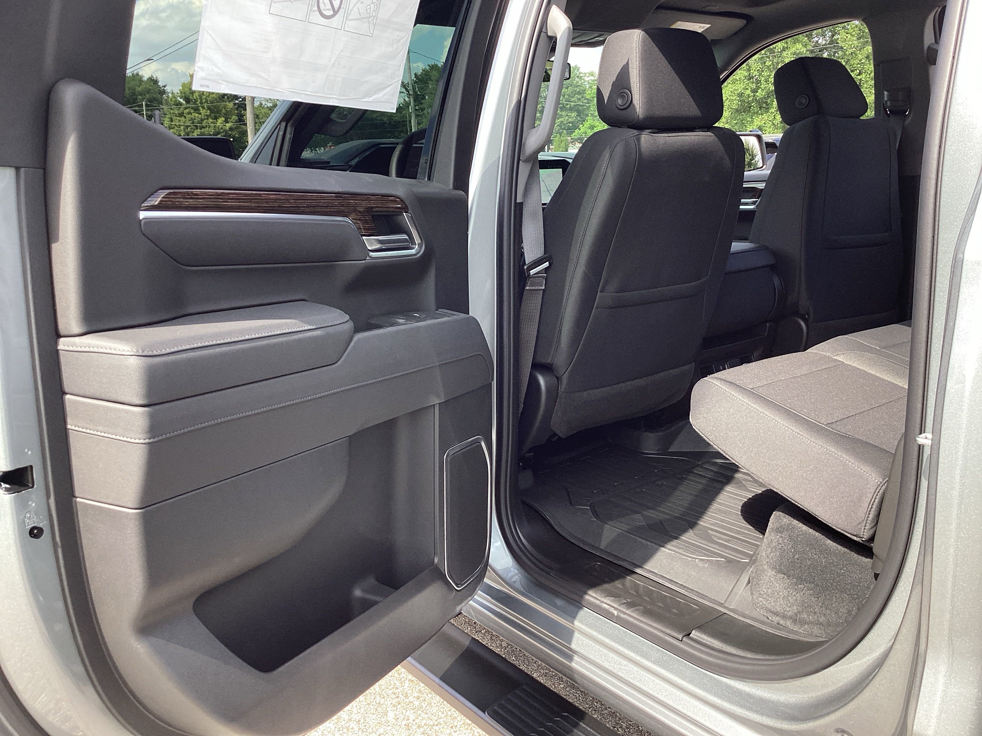 New 2026 GMC Sierra 1500 Elevation w/ LPO, Elevation Black Package image 31