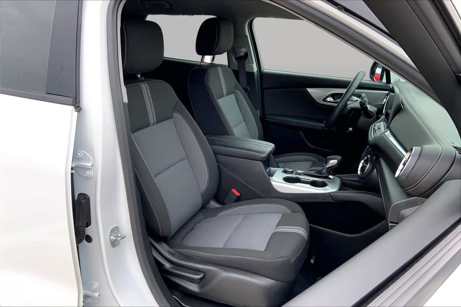Certified 2025 Chevrolet Blazer LT FWD image 9