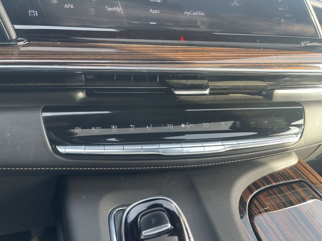 Used 2024 Cadillac Escalade Premium Luxury image 17