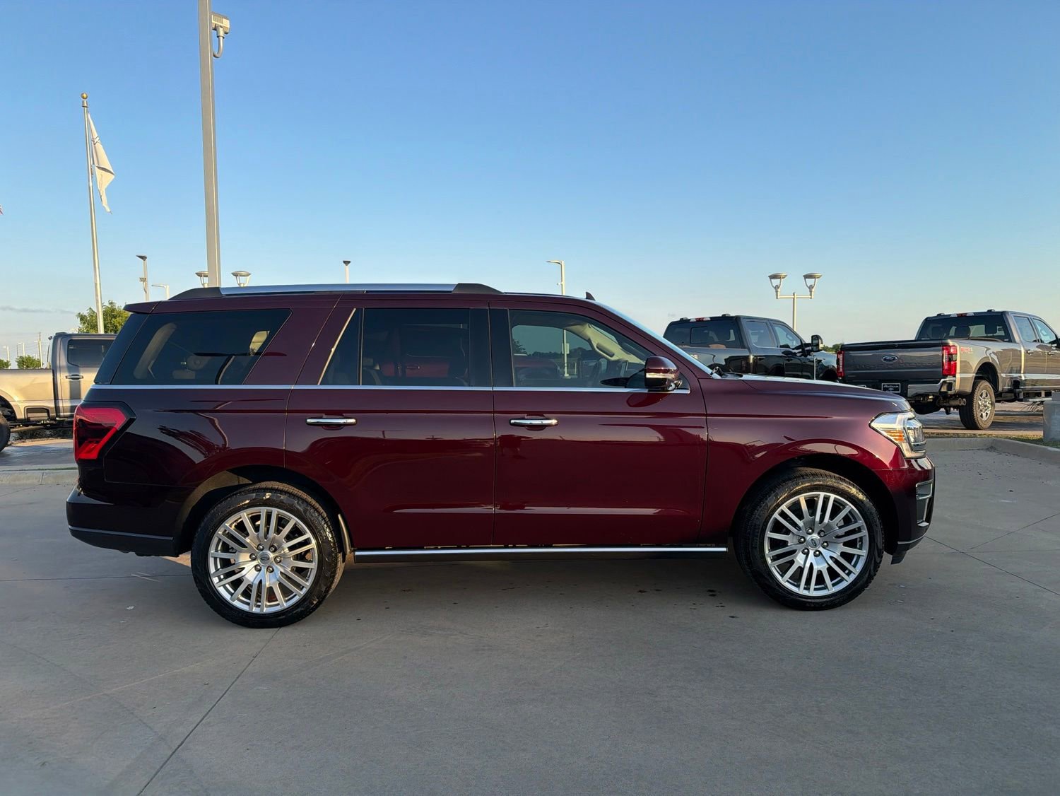 Used 2024 Ford Expedition Limited RWD image 6