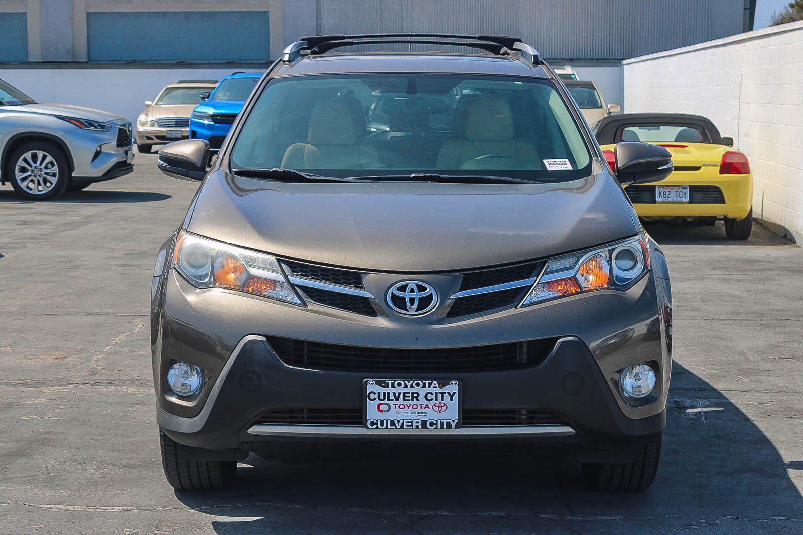 Used 2014 Toyota RAV4 Limited AWD/4WD image 2