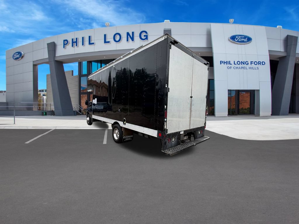 Used 2016 Ford E-450 and Econoline 450 Super Duty RWD image 3